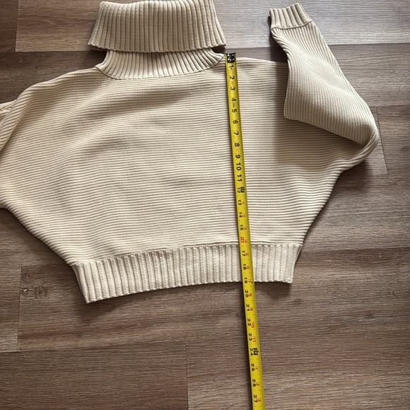 Murua turtle neck sweater - Picture 6 of 8